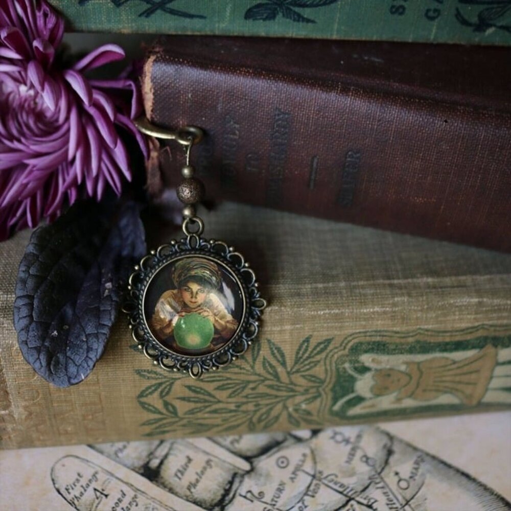 Fortune Teller Bookmark - Crystal Ball - RARE Antique Bronze Vintage Book Hook - Picture 6 of 7